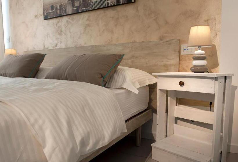 スーペリアールーム, Le Suites   Di Fronte Ospedale Sacro Cuore