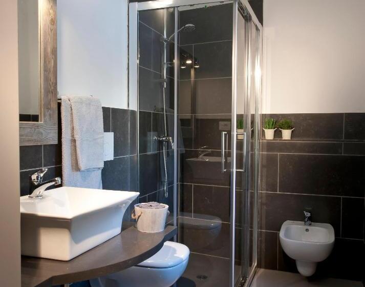 デラックスルーム, Le Suites   Di Fronte Ospedale Sacro Cuore