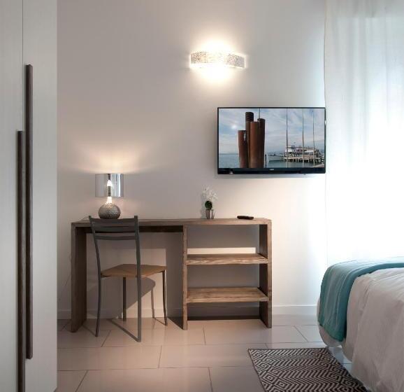 デラックスルーム, Le Suites   Di Fronte Ospedale Sacro Cuore