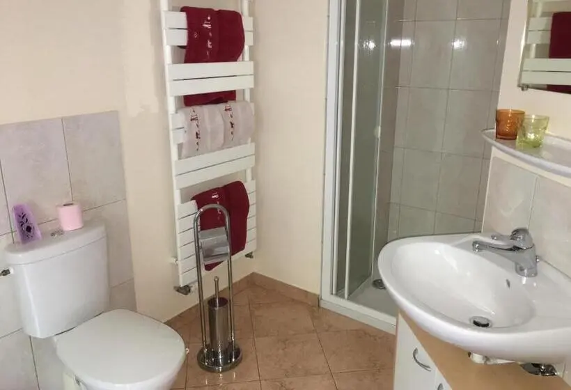 スタンダードルーム, Chambres D Hôtes Des Cascades St Nicolas