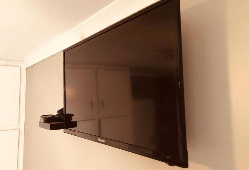 标准三人间, Cornerstone Guest House