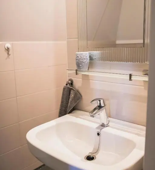 1 Bedroom Apartment Lake View, B&b Lisa Groningen