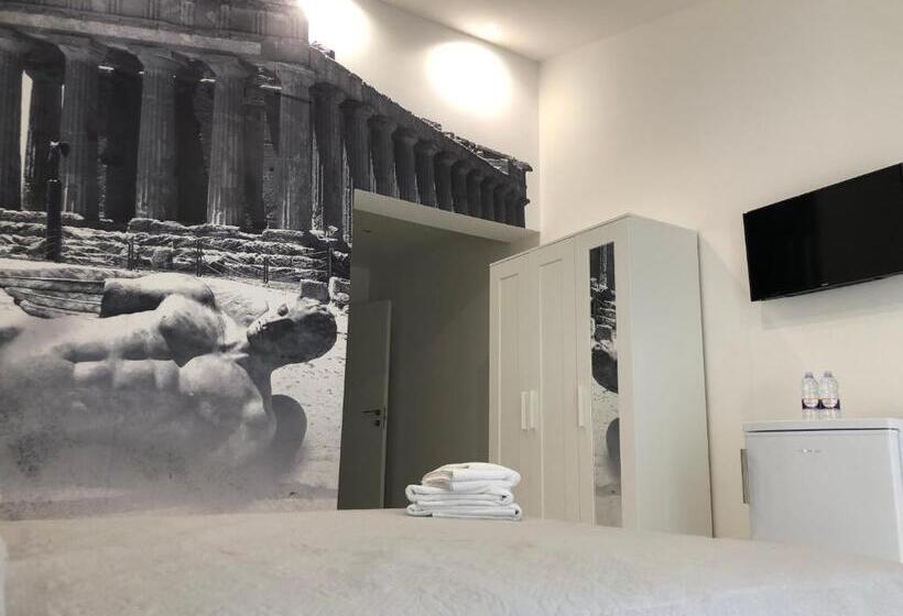 Номер Deluxe Кровать Кинг, Amantea Monument