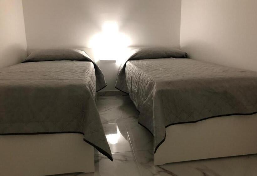 Номер Deluxe Кровать Кинг, Amantea Monument