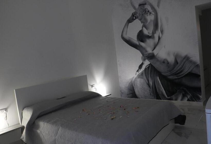 Номер Deluxe Кровать Кинг, Amantea Monument