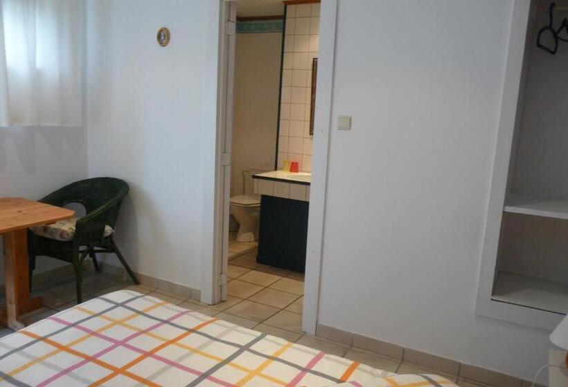 חדר סטנדרט, Au Rond Chene