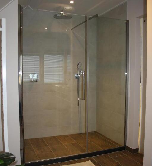 חדר סטנדרט, Hiltop