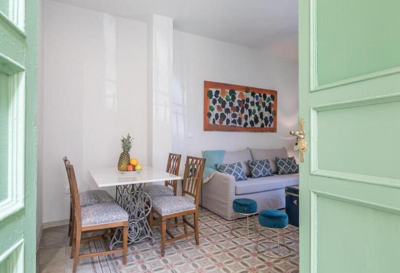 آپارتمان 1 خوابه با بالکن, Casa Temprado