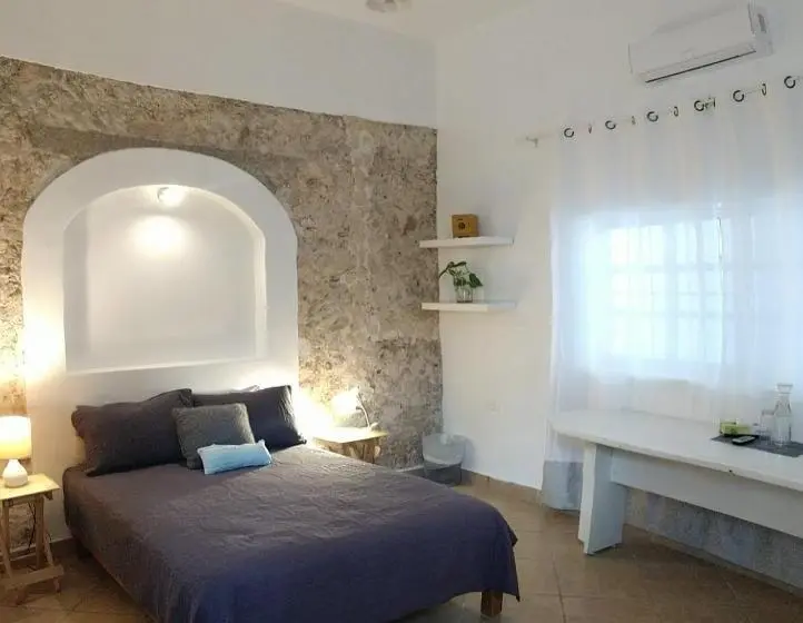 デラックスルーム, Carlota Guest House