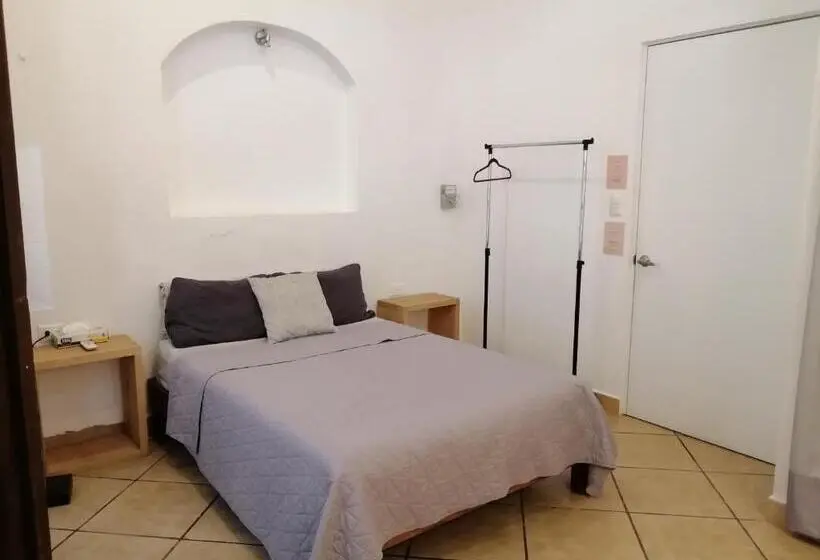 スタンダードルーム, Carlota Guest House