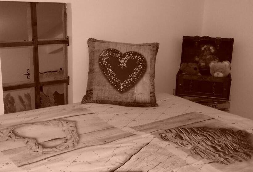 家庭间, Domaine De L Insolite