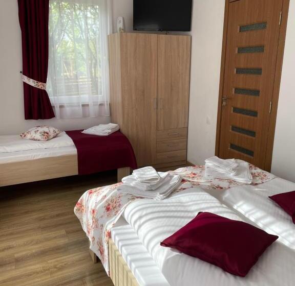 غرفة عائلية, Gizella Vendégház