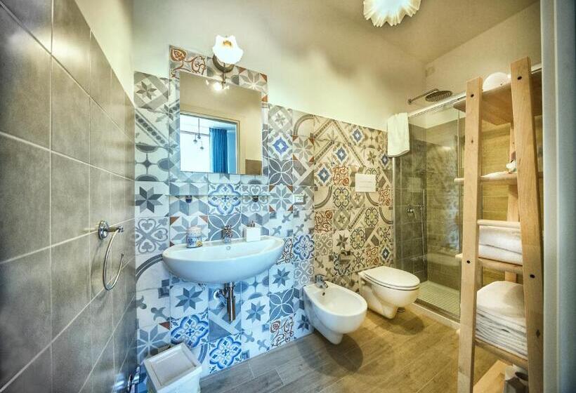 标准间, La Stanza Dell Angolo