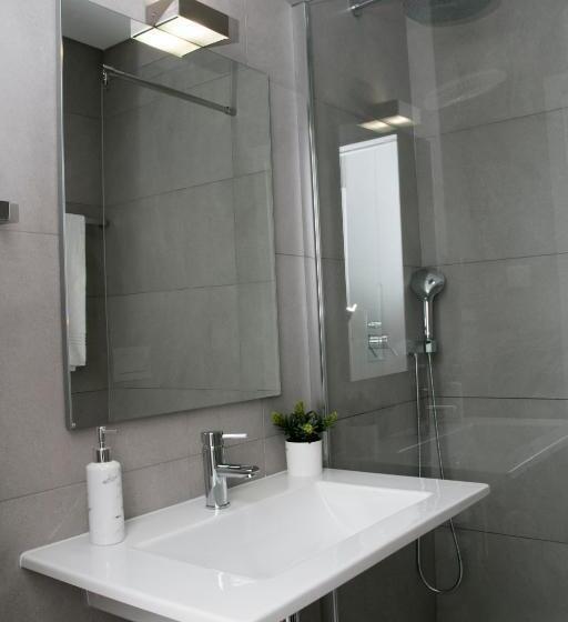 デラックスルーム, Slow House D Arco