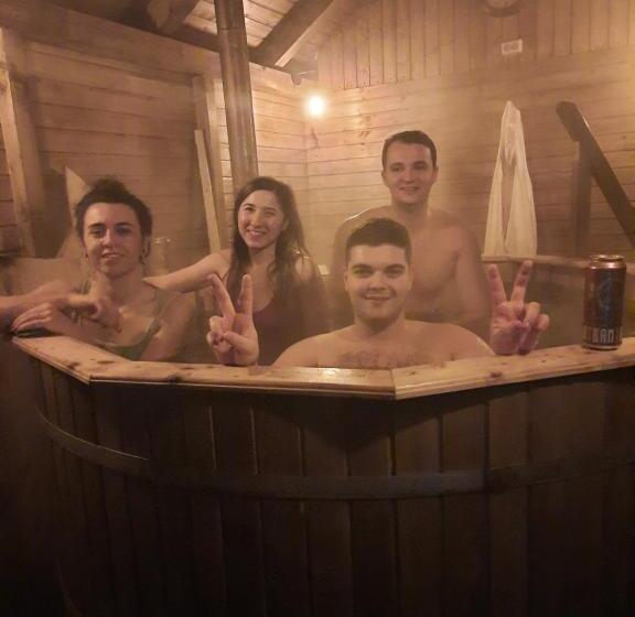 标准三人间, Pensiunea Raul