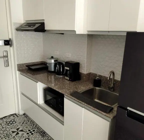 Estudio Standart com Balcão, Soderberg