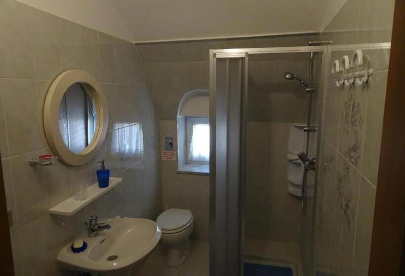 غرفة قياسية رباعية, B&b San Valentino