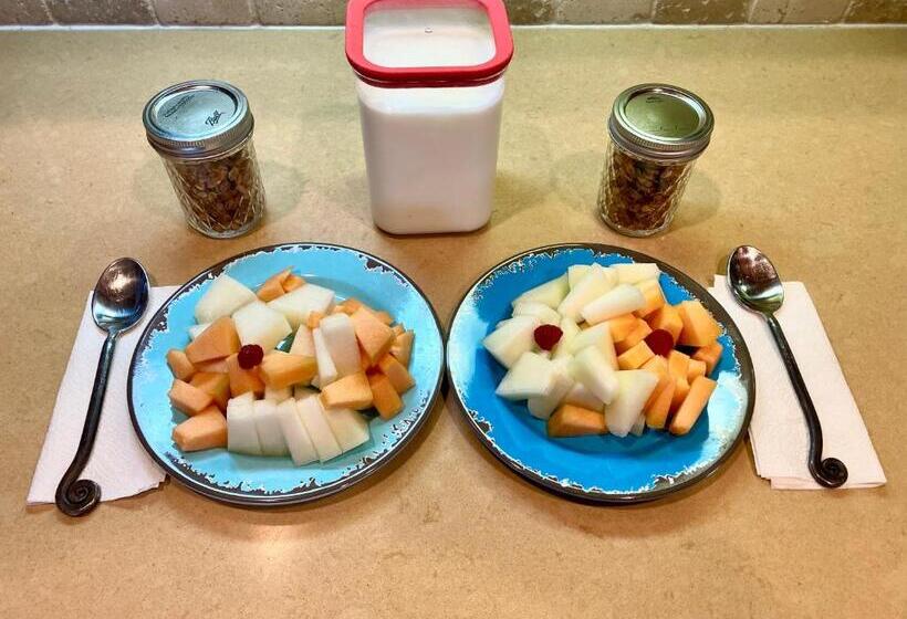 غرفة ديلوكس, My Big Art Project