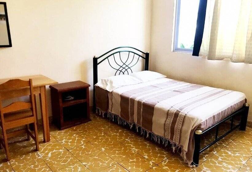 اتاق استاندارد, Los Nardos Hostel