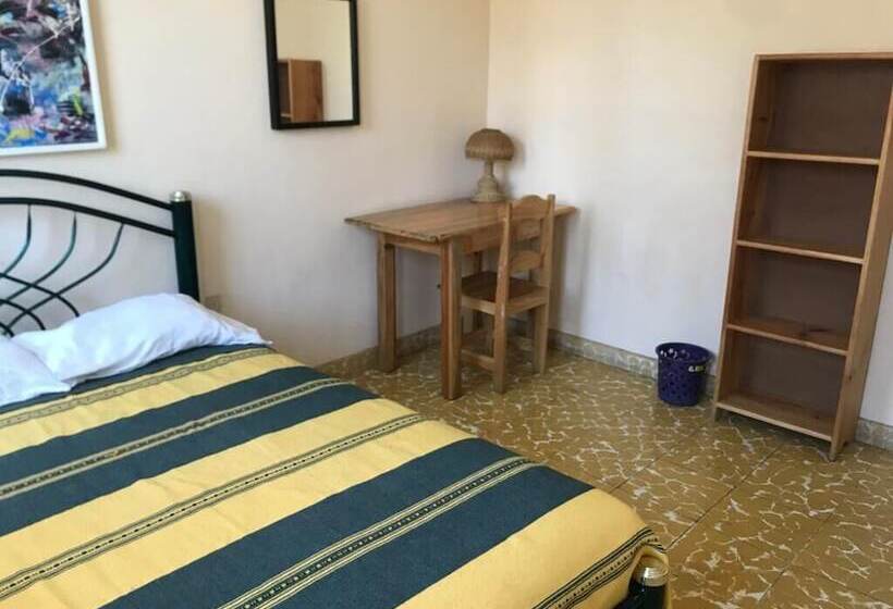 اتاق استاندارد, Los Nardos Hostel