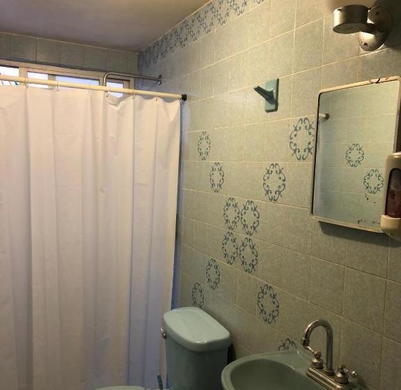 اتاق خانوادگی, Los Nardos Hostel