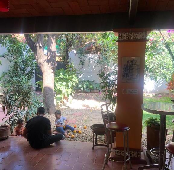 اتاق اکونومی, Los Nardos Hostel