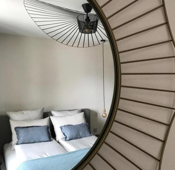 חדר דלוקס, Zimmerei