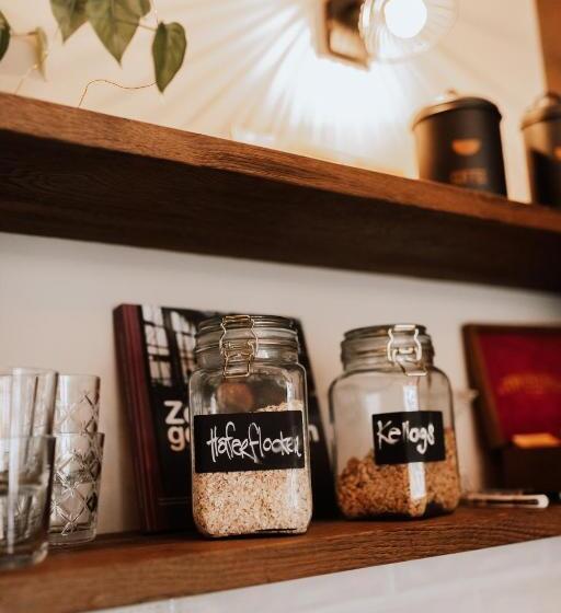 חדר דלוקס, Zimmerei