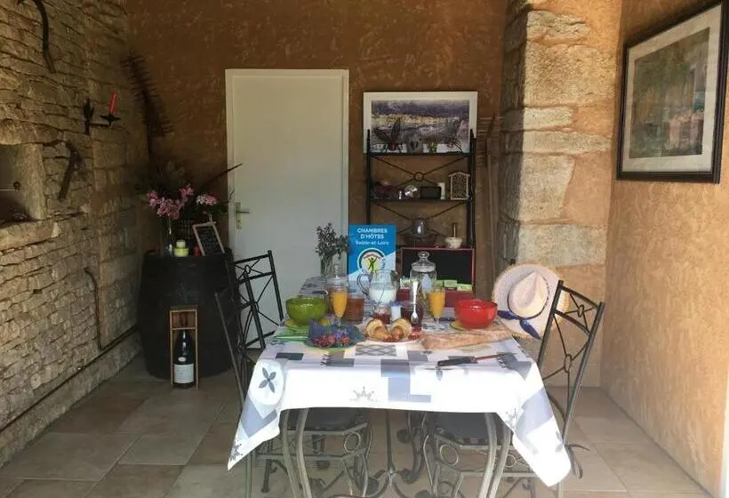 スタンダードルーム, La Chambre Des Buissonnats