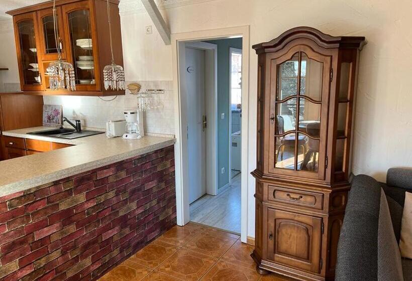 جناح عائلي, Cafesahne U Pension