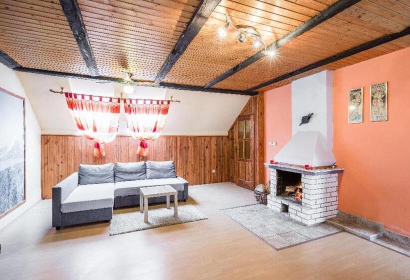 带露台的小型套房, Penzion U Lípy