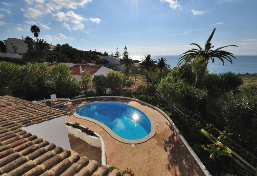 דירת שלושה חדרים, Vivenda Johanna