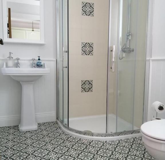 إستوديو قياسى سرير كينج, Biddy Ban’s