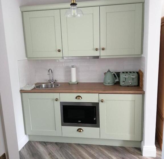 إستوديو قياسى سرير كينج, Biddy Ban’s