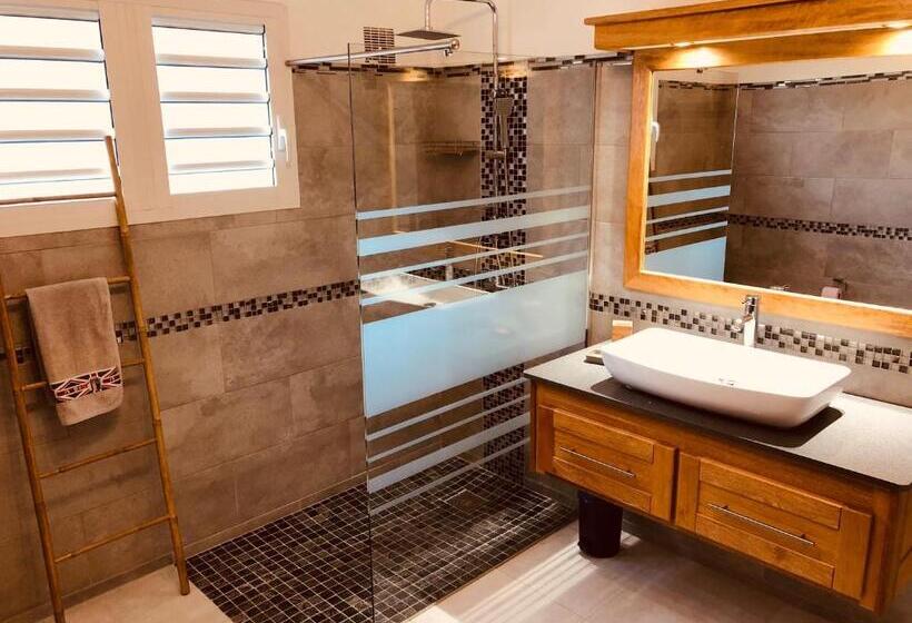 Standard room with outdoor bath, La Villa Maé