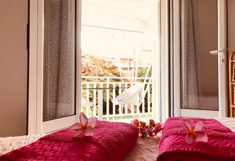 Standard room with outdoor bath, La Villa Maé