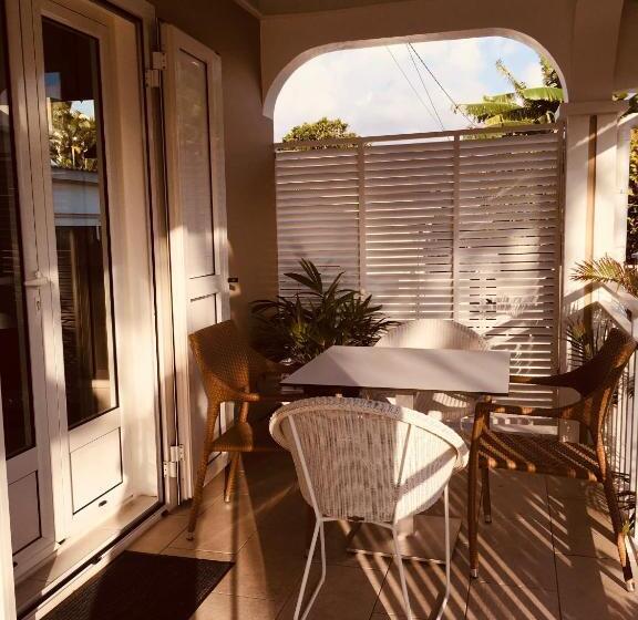 اتاق لوکس, La Villa Maé