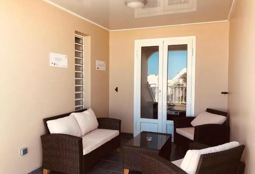 اتاق استاندارد چهار تخته, La Villa Maé