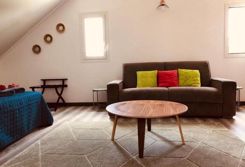اتاق استاندارد چهار تخته, La Villa Maé