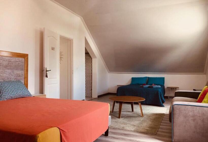 اتاق استاندارد چهار تخته, La Villa Maé