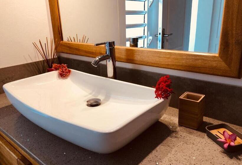 اتاق استاندارد با سرویس بهداشتی مشترک, La Villa Maé