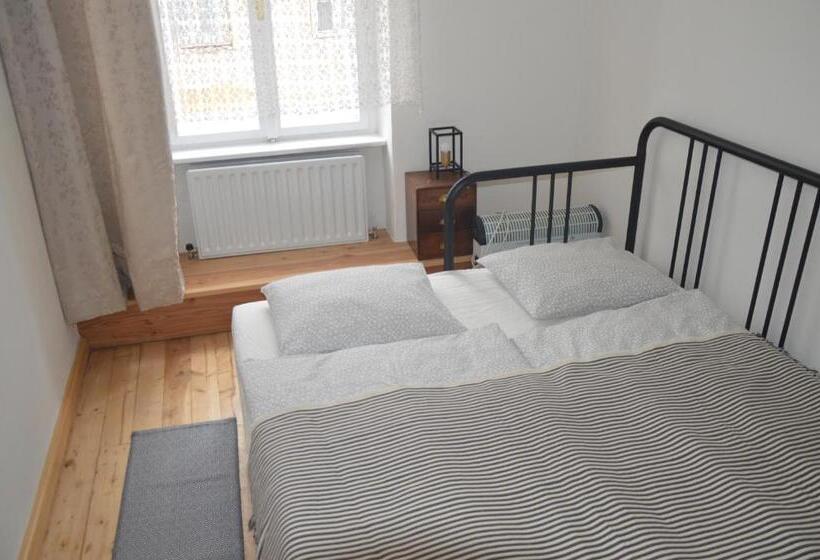 דירת שני חדרים, Stará Pekárna/old Bakery