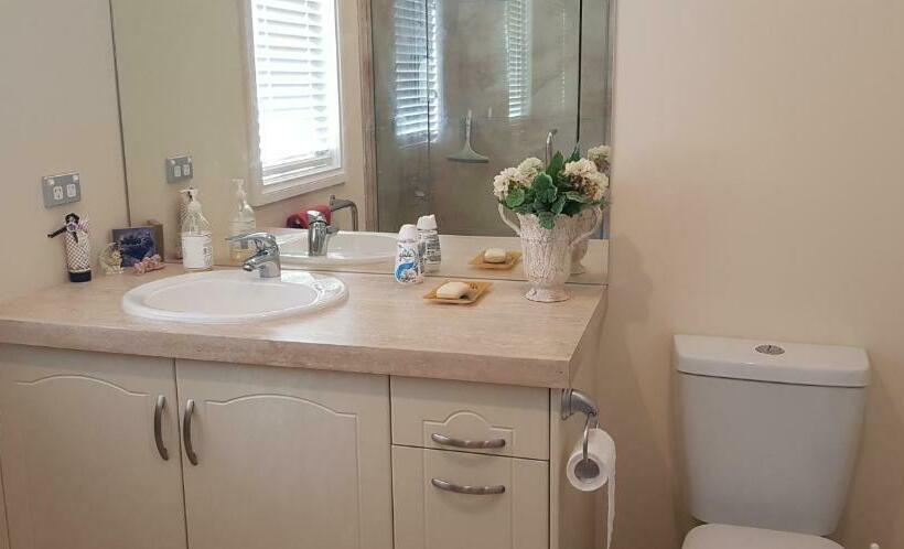 스탠다드 룸, Liz On Lowry