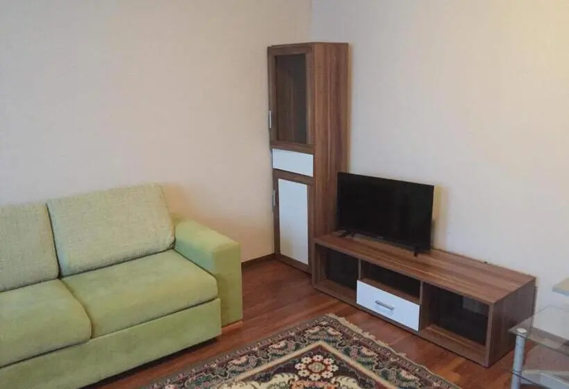 اتاق چهار تخته با دستشویی مشترک, Hostel Fontana