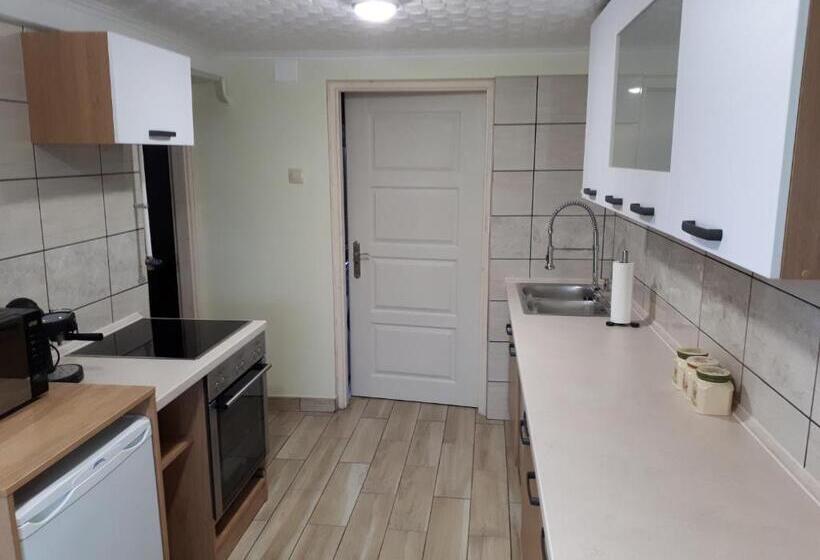 带2个卧室的公寓, Csóka Apartman Pápa