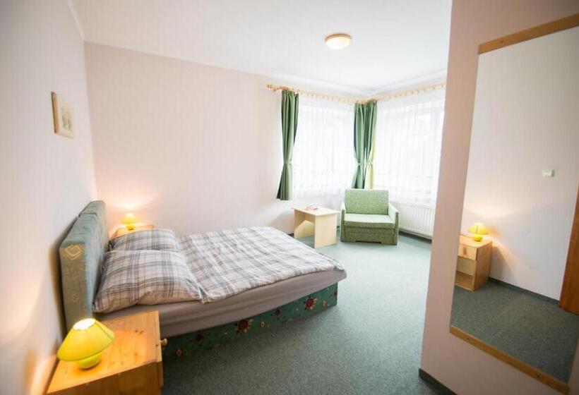 غرفة عائلية, Privat Vypka