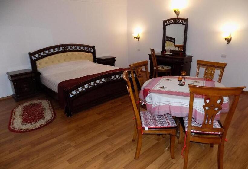 豪华家庭房间, Tango Margo