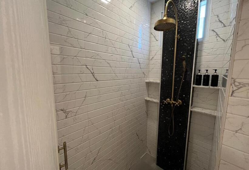 Suite with lake view, Villa Pason