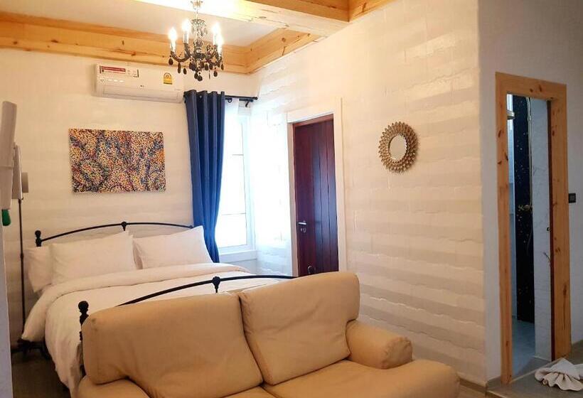 Suite with lake view, Villa Pason