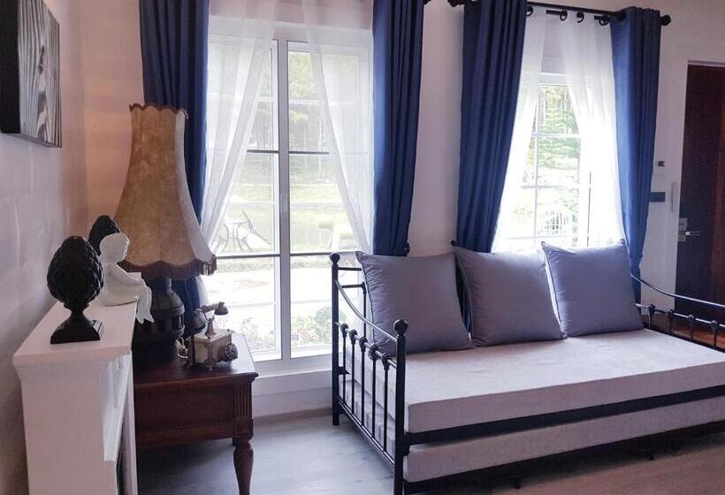 Suite with lake view, Villa Pason